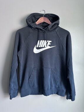 Nike Sportswear Club Fleece Logo Pullover Hoodie – Women’s Small – Black/White